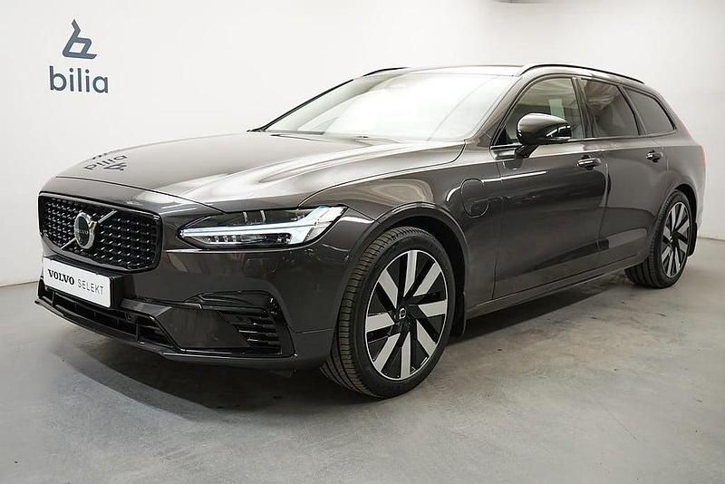Grå Begagnad 2025 Volvo V90 Plus Kombi | 489 900 kr (Bra pris) - Bild 1/3