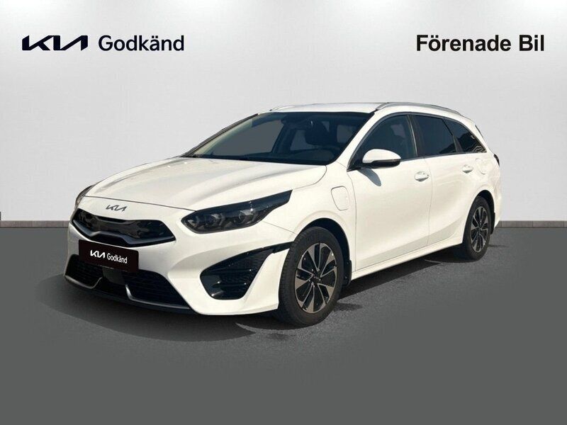 Vit (casa white) Begagnad 2022 Kia Ceed Sportswagon Advance Kombi | 245 000 kr (Marknadspris) - Bild 1/4