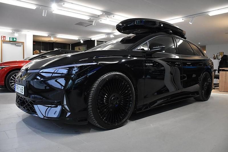 Svart Begagnad 2024 VW ID.7 GTX Kombi | 749 800 kr - Bild 1/4