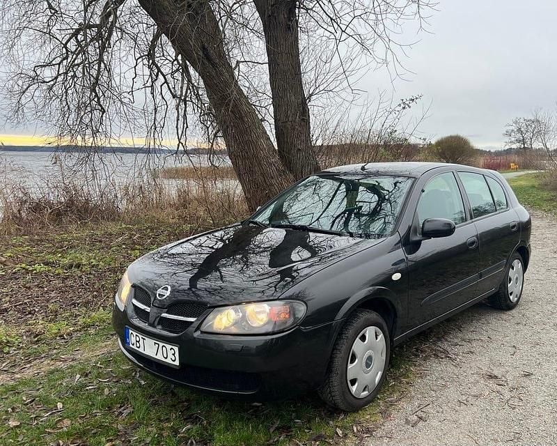 Svart Begagnad 2007 Nissan Almera Halvkombi | 29 900 kr (Marknadspris) - Bild 1/4