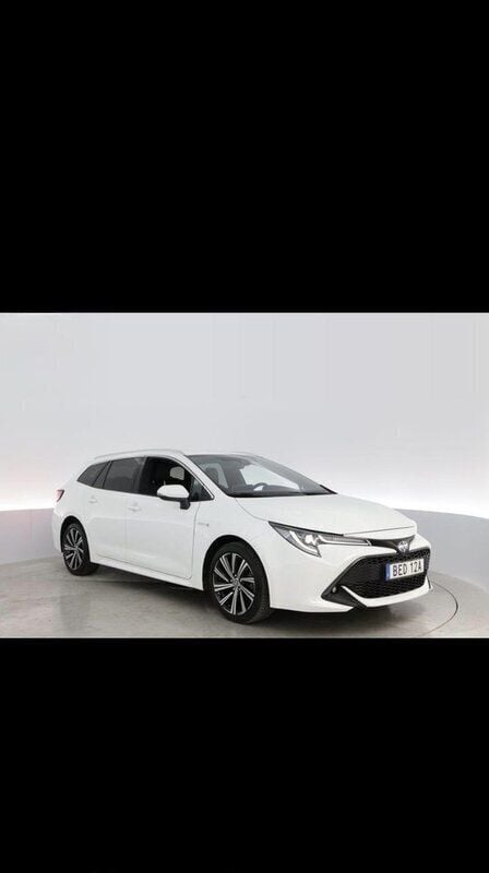 Vit Begagnad 2021 Toyota Corolla Style Kombi | 246 000 kr (Bra pris) - Bild 1/4