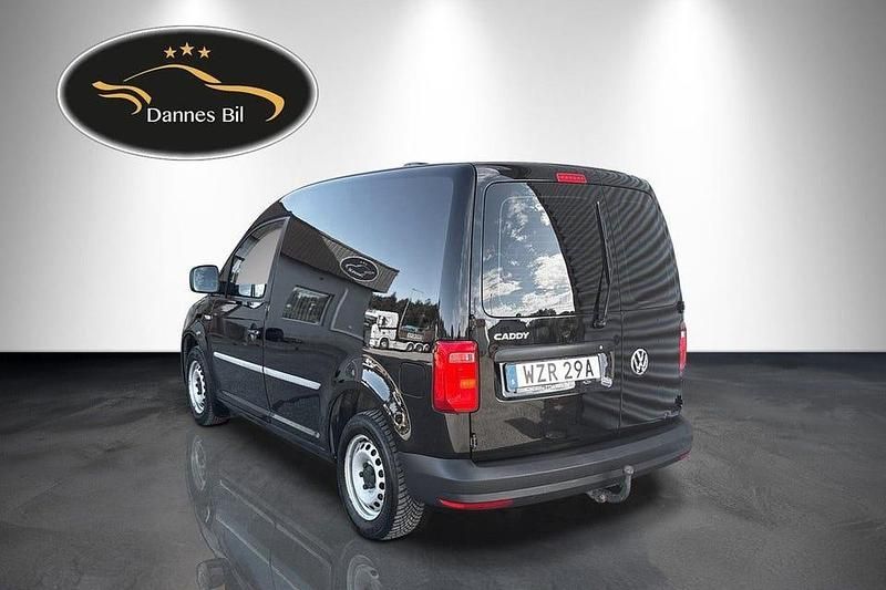 Begagnad VW Caddy 102 HK (75 kW) 2019 Svart Minibuss