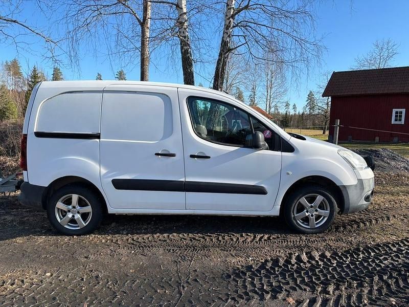 Begagnad Citroën Berlingo 75 HK (55 kW) 2014 Minibuss