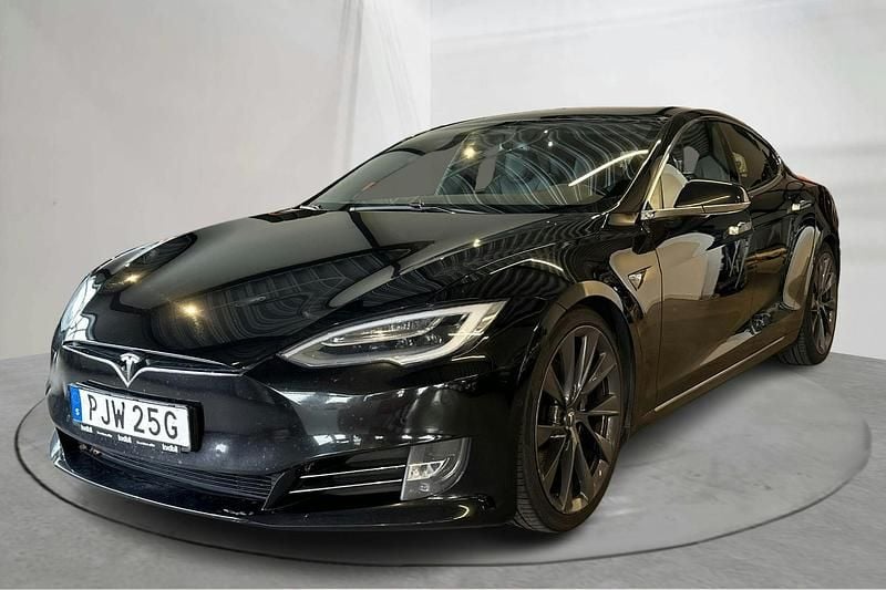 Svart Begagnad 2020 Tesla Model S Sedan | 300 000 kr (Bra pris) - Bild 1/4