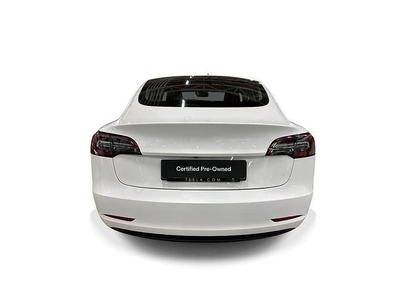 Begagnad Tesla Model 3 Standard Range Plus 239 kW (325 HK) 2020 Vit Sedan
