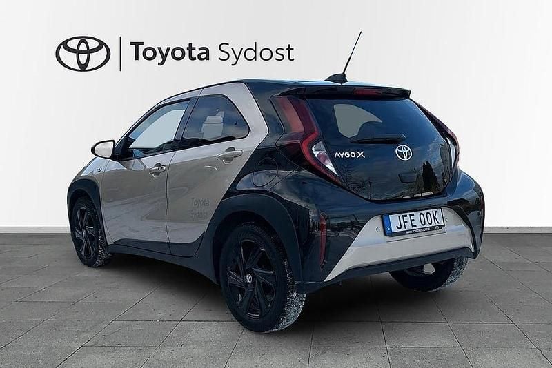 Begagnad Toyota Aygo X Pulse 72 HK (52 kW) 2024 Brun SUV