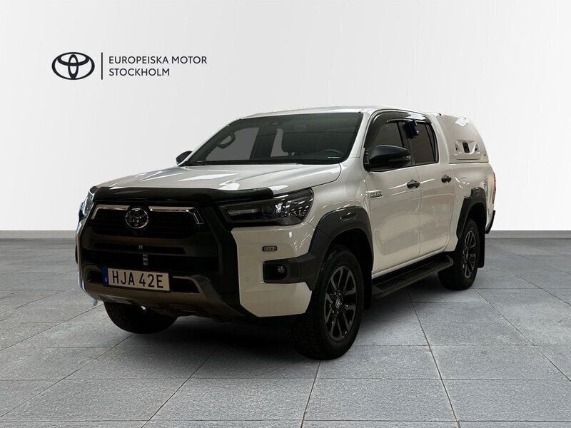 Vit Begagnad 2023 Toyota HiLux Pickup | 629 900 kr (Lite dyr) - Bild 1/4