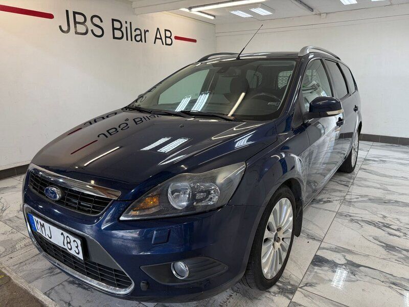 Blå Begagnad 2010 Ford Focus Titanium Kombi | 45 900 kr (Marknadspris) - Bild 1/4