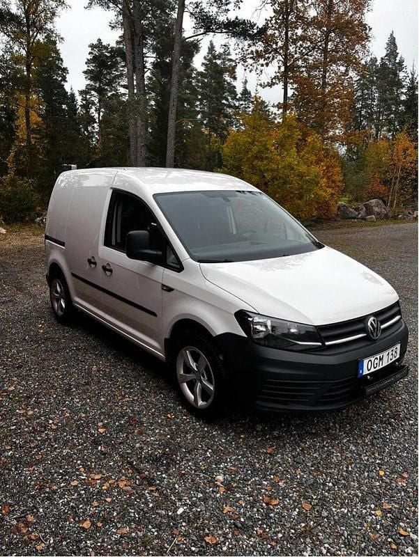 Vit Begagnad 2017 VW Caddy Minibuss | 105 000 kr (Bra pris) - Bild 1/4