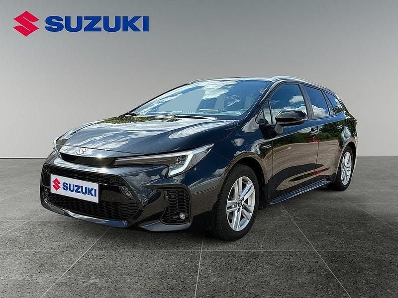 Svart Begagnad 2023 Suzuki Swace Kombi | 278 900 kr (Marknadspris) - Bild 1/4