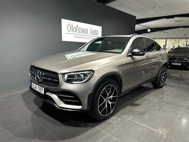 Begagnad Mercedes GLC300e AMG line Plus 211 HK (155 kW) 2022 Silver Sportkupé