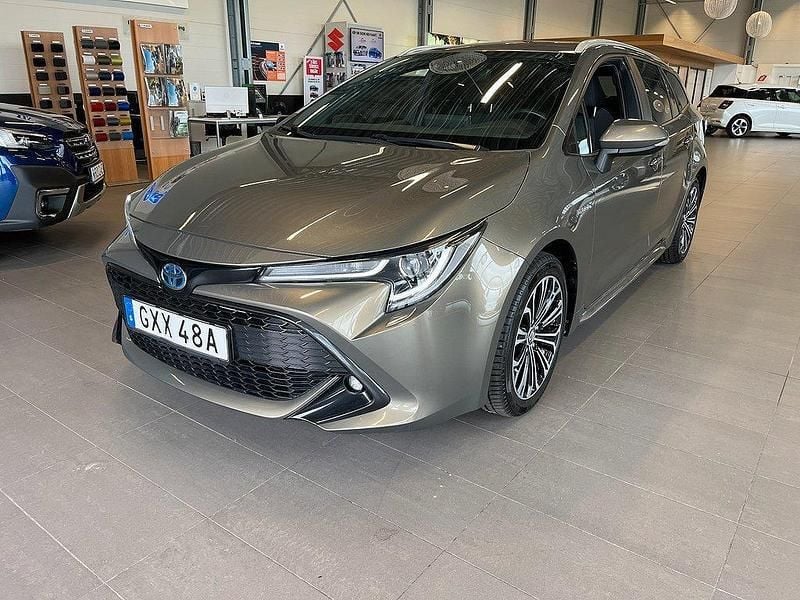 Grön Begagnad 2019 Toyota Corolla Style Kombi | 229 900 kr (Marknadspris) - Bild 1/4