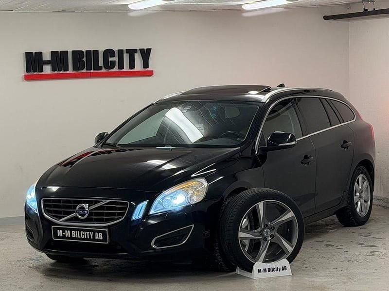 Begagnad Volvo V60 Summum 180 HK (132 kW) 2012 Svart Kombi