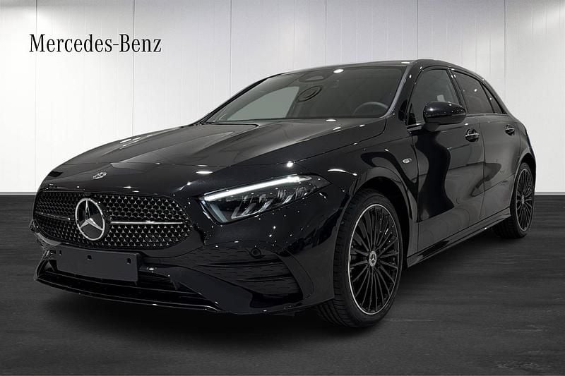 Svart (black) Ny 2025 Mercedes E250 Advanced Kombi | 493 800 kr - Bild 1/4