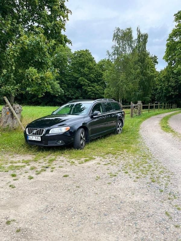 Begagnad 2009 Volvo V70 Kombi | 12 500 kr (Superpris) - Bild 1/3
