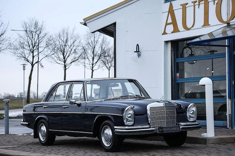 Begagnad Mercedes W108 SE 160 HK (117 kW) 1970 Mörkblå Sedan