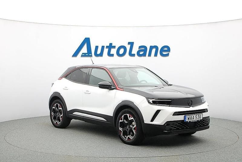 Vit Begagnad 2022 Opel Mokka-e SUV | 209 900 kr (Marknadspris) - Bild 1/3