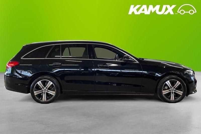Begagnad Mercedes C300 Avantgarde 313 HK (230 kW) 2023 Svart