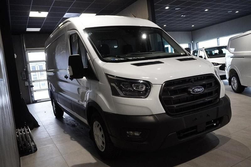 Begagnad Ford Transit Trend 131 HK (96 kW) 2023 Vit Van
