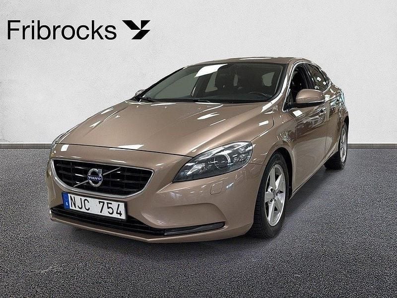 Brun Begagnad 2013 Volvo V40 Momentum Kombi | 89 800 kr (Bra pris) - Bild 1/4