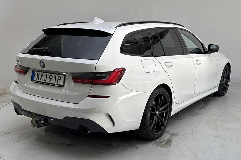 Begagnad BMW 320 M Sport 190 HK (139 kW) 2021 Vit Kombi