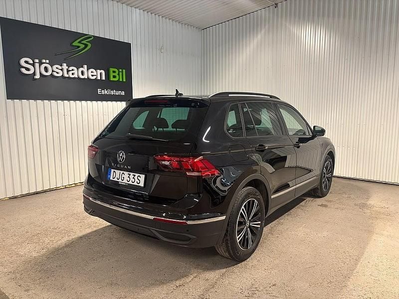 Begagnad VW Tiguan 150 HK (110 kW) 2023 Svart SUV