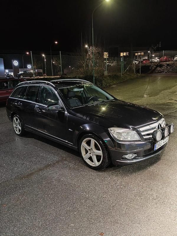 Begagnad 2010 Mercedes C250 Kombi | 45 000 kr - Bild 1/4