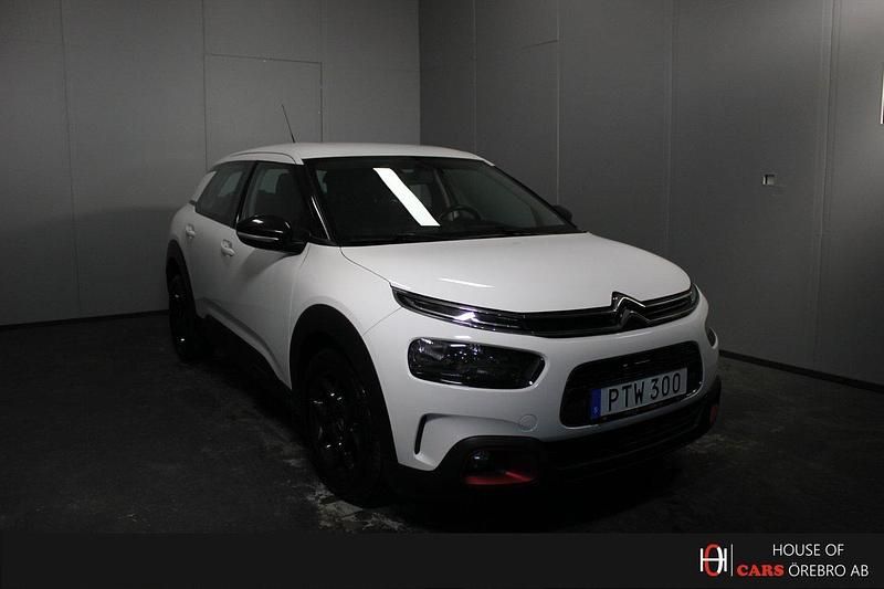 Vit Begagnad 2018 Citroën C4 Cactus PureTech Halvkombi | 74 900 kr (Lite dyr) - Bild 1/4