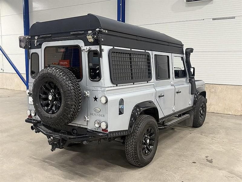 Begagnad Land Rover Defender 122 HK (89 kW) 2011 Silver Kombi