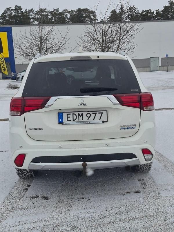 Begagnad Mitsubishi Outlander Comfort Edition 203 HK (149 kW) 2018 SUV