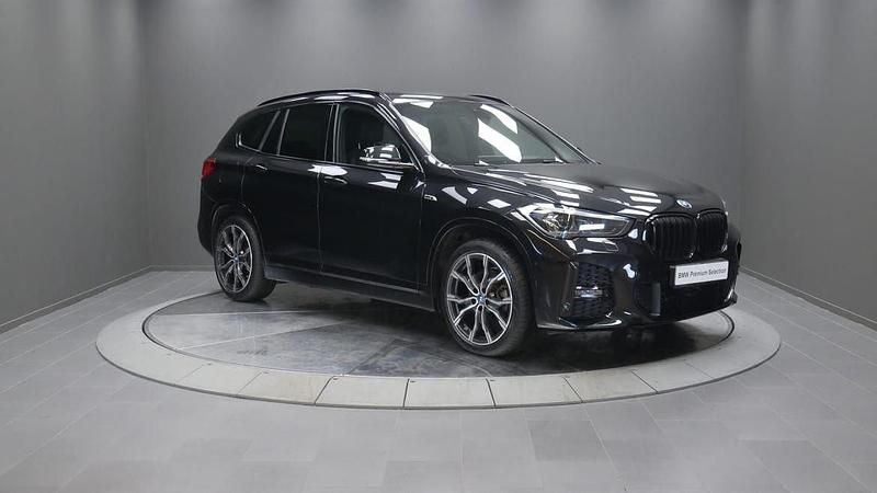 Svart Begagnad 2022 BMW X1 Comfort Edition SUV | 339 000 kr (Lite dyr) - Bild 1/4