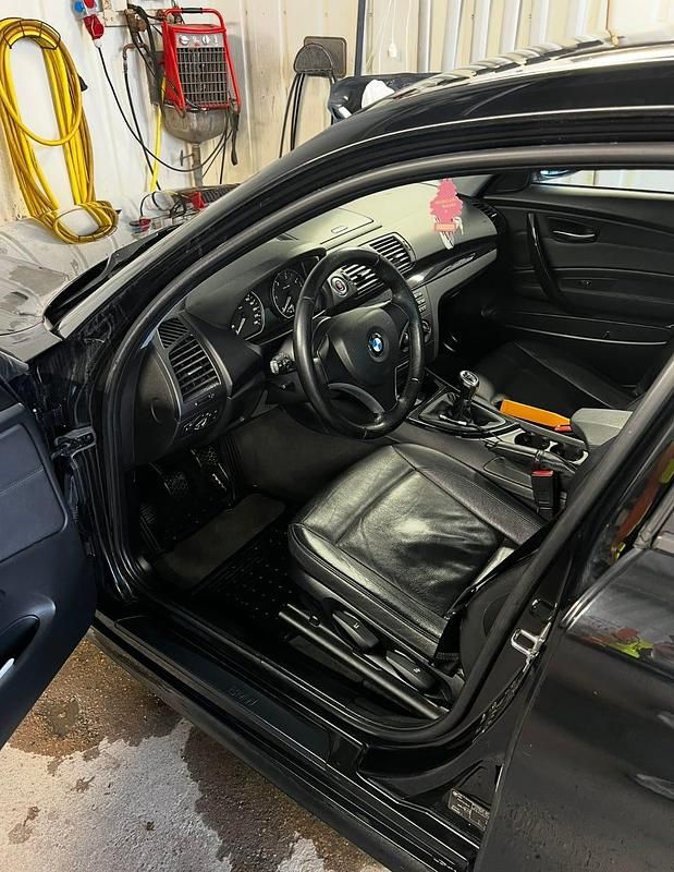 Begagnad BMW 118 143 HK (105 kW) 2008 Halvkombi