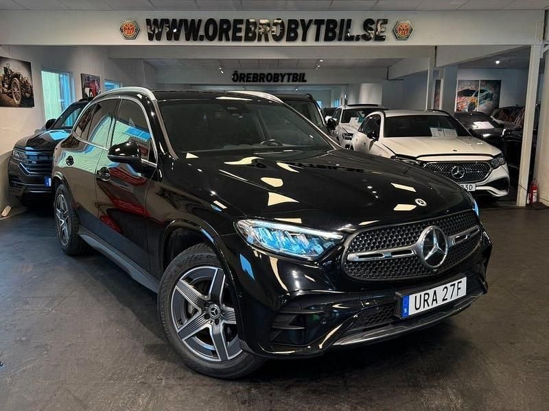 Svart Begagnad 2023 Mercedes GLC300 AMG line SUV | 569 800 kr - Bild 1/4
