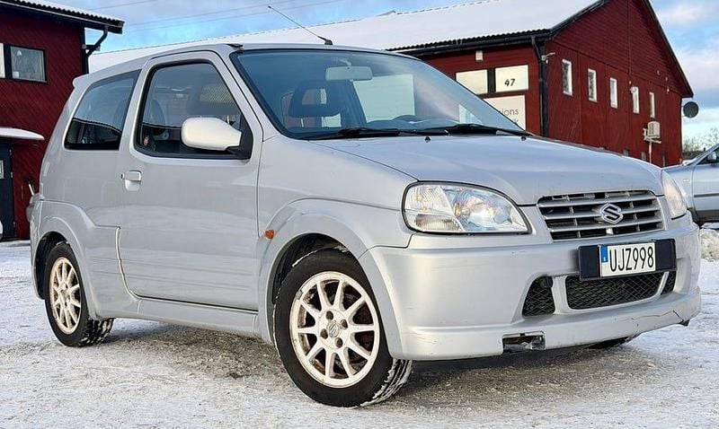 Silver Begagnad 2004 Suzuki Ignis Sport Halvkombi | 33 500 kr - Bild 1/4