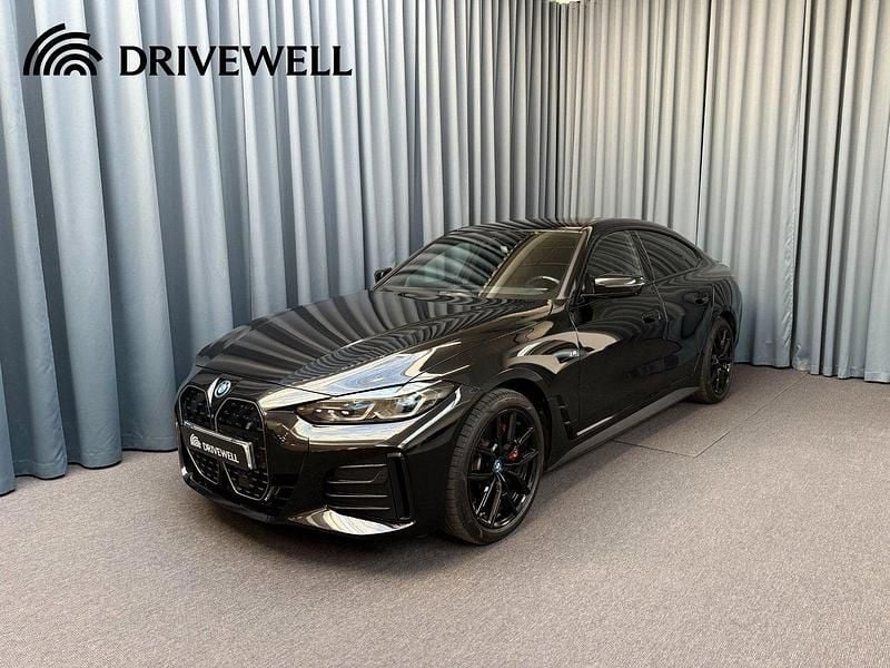 Svart Begagnad 2023 BMW i4 M Sport Sedan | 569 000 kr (Dyr) - Bild 1/4