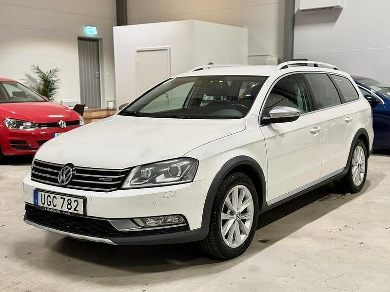 Begagnad VW Passat Alltrack 177 HK (130 kW) 2014 Vit Kombi