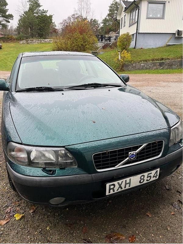 Grön Begagnad 2001 Volvo S60 Sedan | 19 000 kr (Bra pris) - Bild 1/3