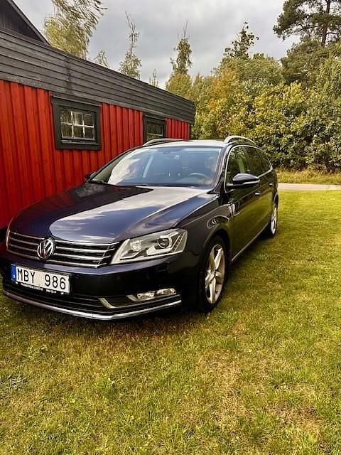 Blå Begagnad 2012 VW Passat Kombi | 53 000 kr (Bra pris) - Bild 1/4