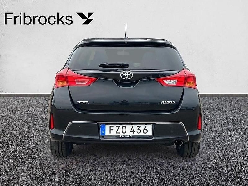 Begagnad Toyota Auris Edition 132 HK (97 kW) 2015 Svart Halvkombi