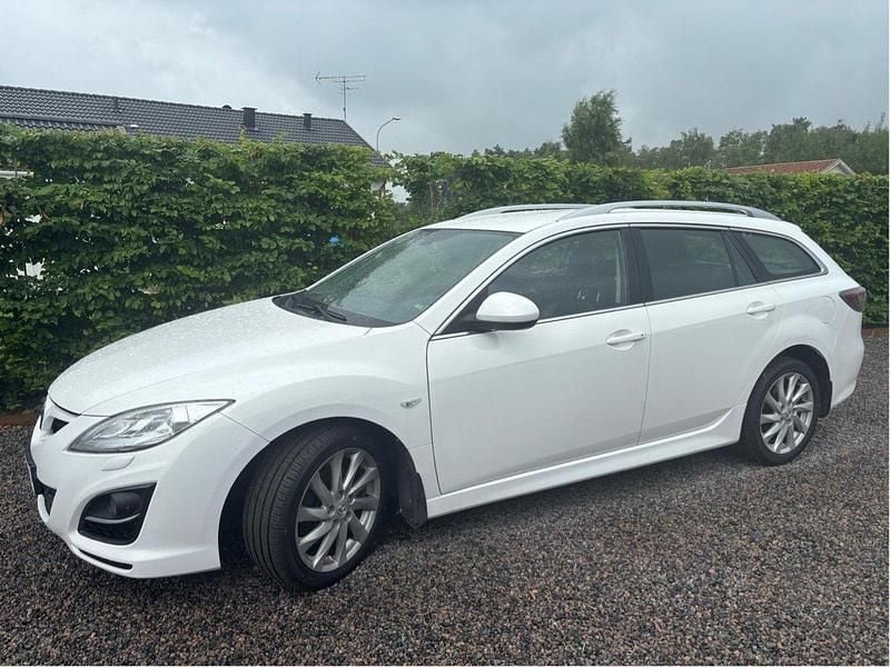 Vit Begagnad 2011 Mazda 6 Kombi | 47 000 kr (Lite dyr) - Bild 1/4