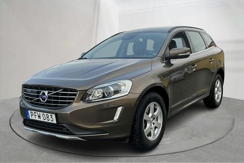 Brun Begagnad 2017 Volvo XC60 Momentum SUV | 210 000 kr (Superpris) - Bild 1/4