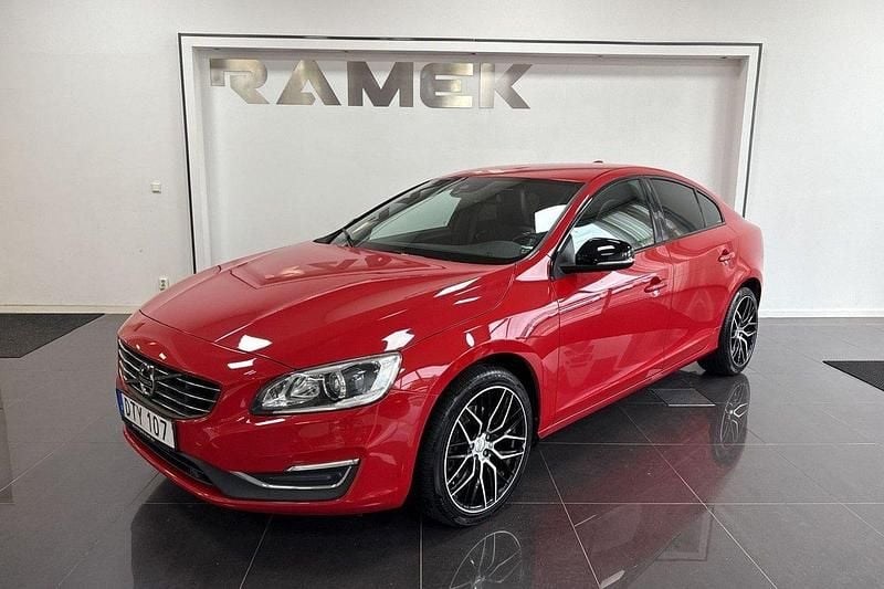 Röd Begagnad 2015 Volvo S60 Momentum Sedan | 129 000 kr (Marknadspris) - Bild 1/4