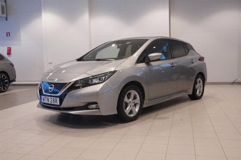 Grå/silver Begagnad 2021 Nissan Leaf Tekna Halvkombi | 174 800 kr (Bra pris) - Bild 1/4