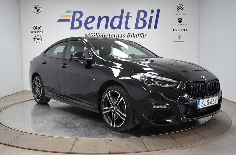 Svart Begagnad 2022 BMW 218 M Sport Sportkupé | 289 800 kr (Marknadspris) - Bild 1/3