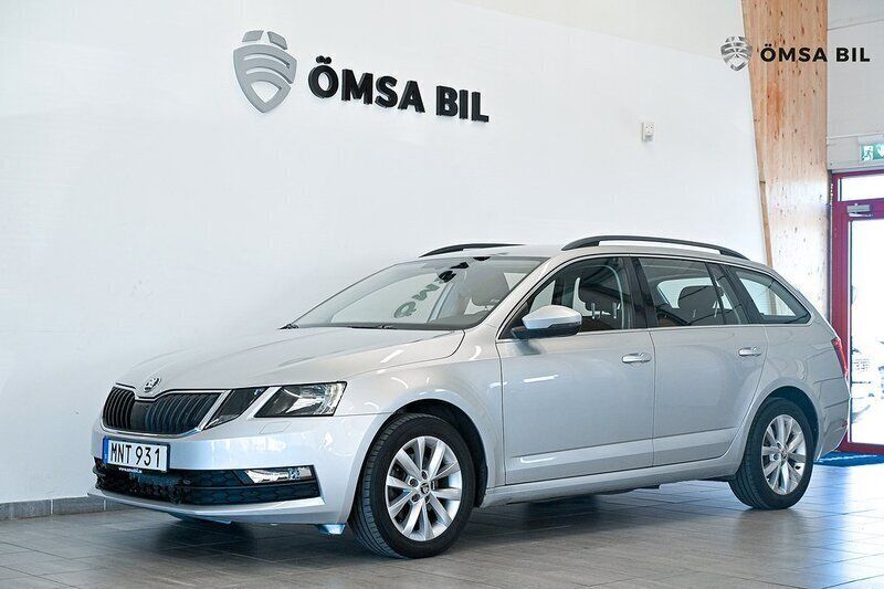 Silver Begagnad 2017 Skoda Octavia Kombi | 163 800 kr (Marknadspris) - Bild 1/4