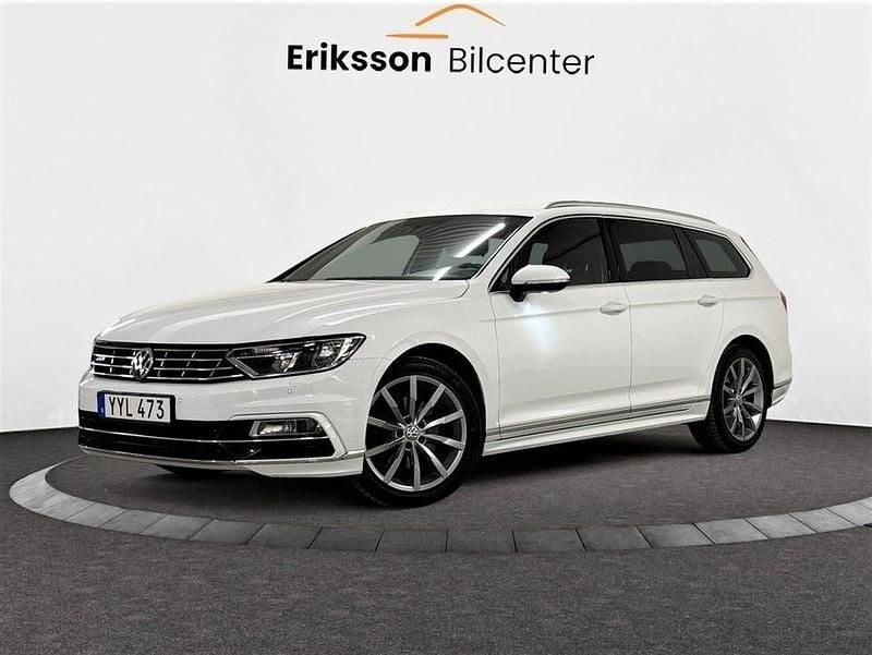Vit Begagnad 2017 VW Passat R-line Kombi | 179 900 kr (Dyr) - Bild 1/4