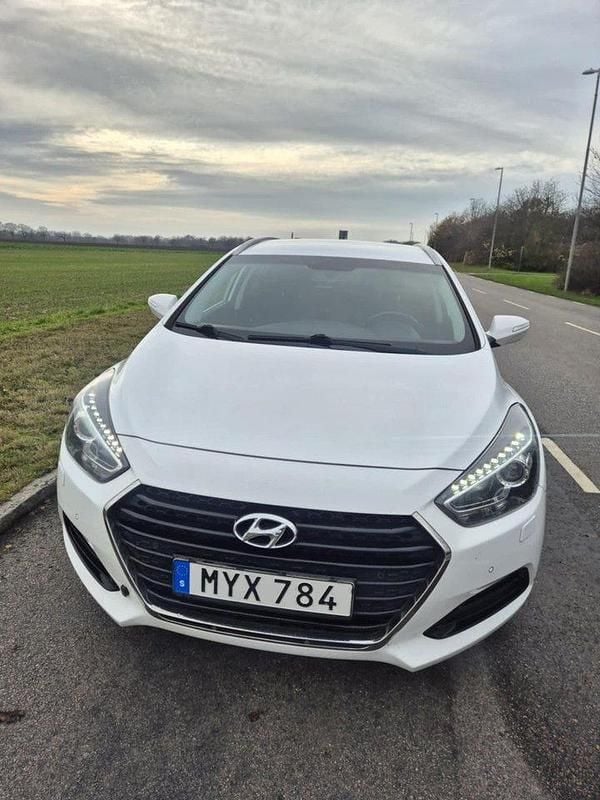 Begagnad 2016 Hyundai i40 Kombi | 129 900 kr (Marknadspris) - Bild 1/4