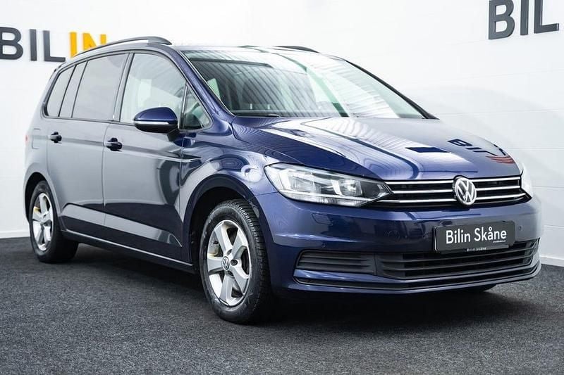 Begagnad VW Touran 150 HK (110 kW) 2016 Blå Minibuss