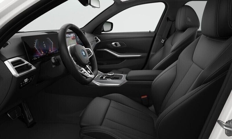 Begagnad BMW 330e Comfort Edition 292 HK (214 kW) 2025 Kombi