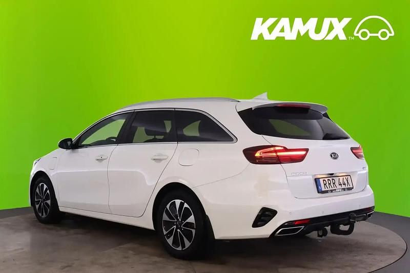 Begagnad Kia Ceed 141 HK (103 kW) 2021 Vit Halvkombi